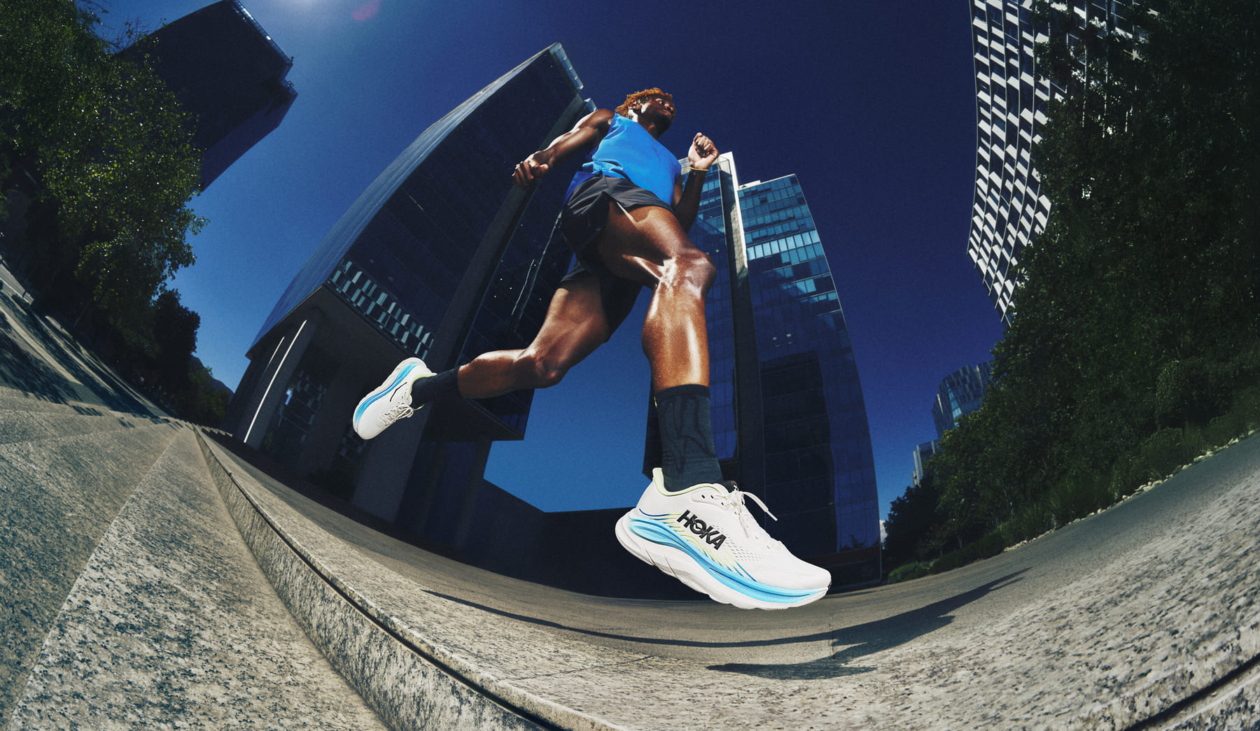 HOKA Clifton 11