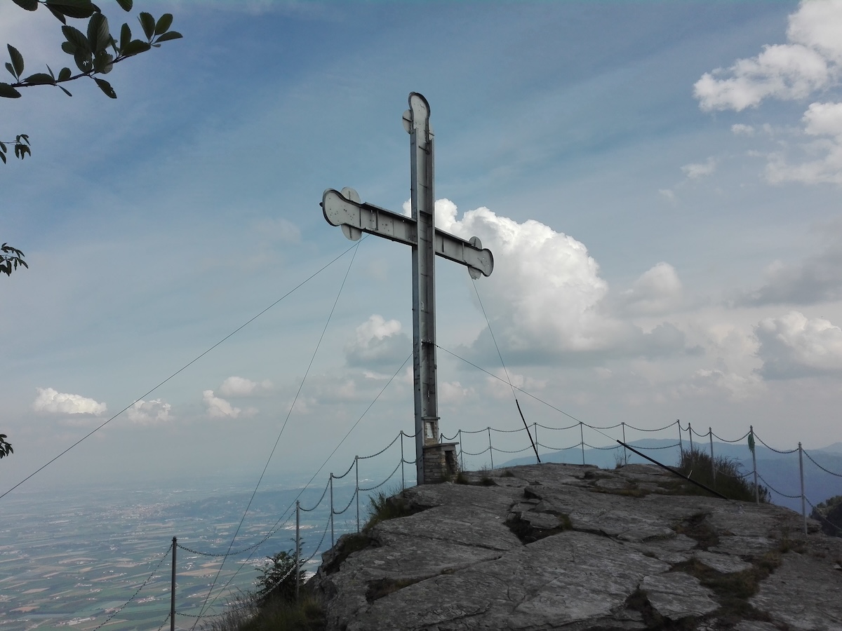 Croce_di_Envie_sulla_Cima_Bracco