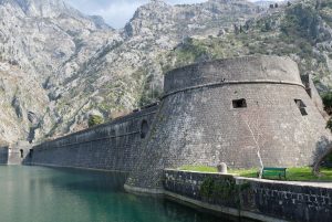 torre-campana-kotor-montanagro