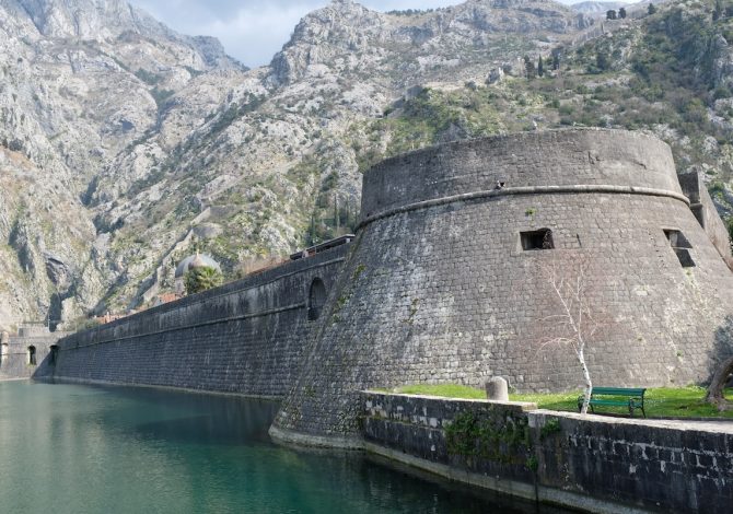 torre-campana-kotor-montanagro