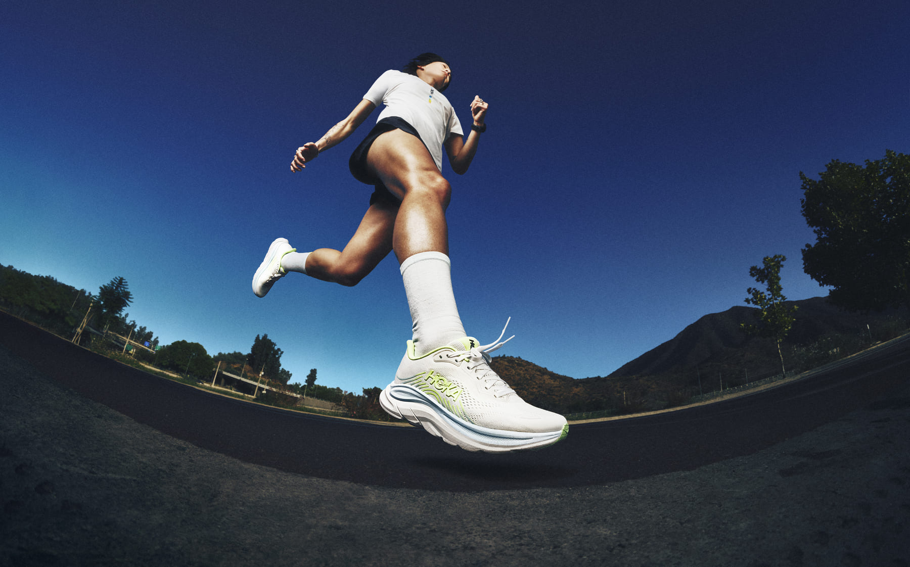 HOKA Clifton 11