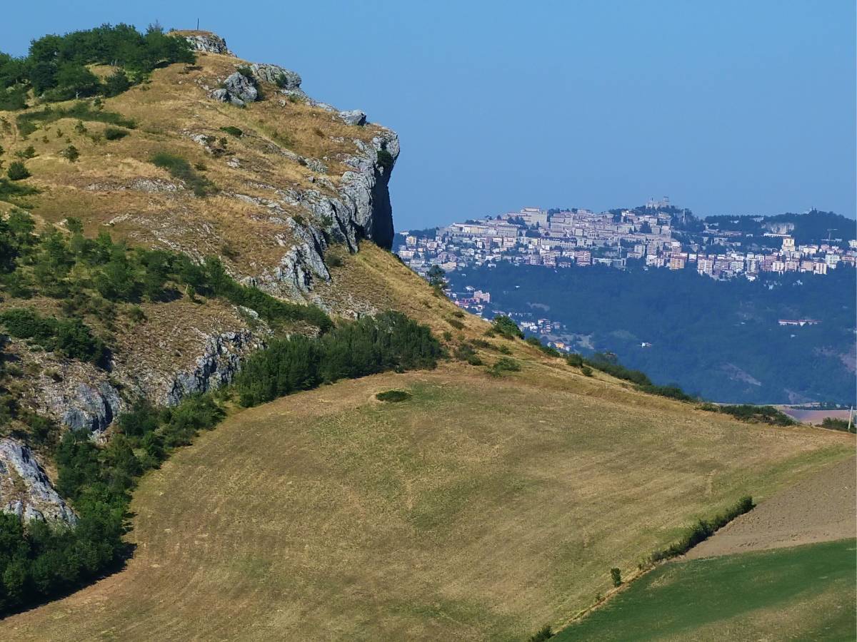 Paesaggio dalla Fortezza di San Leo