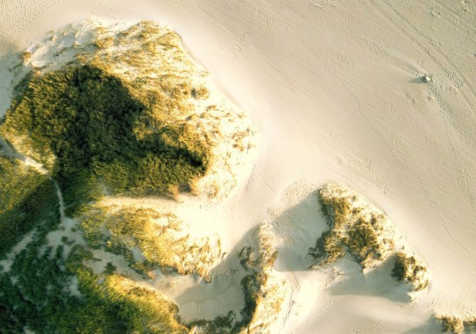 Vasta duna di sabbia bionda del Råbjerg Mile sotto un cielo nordico