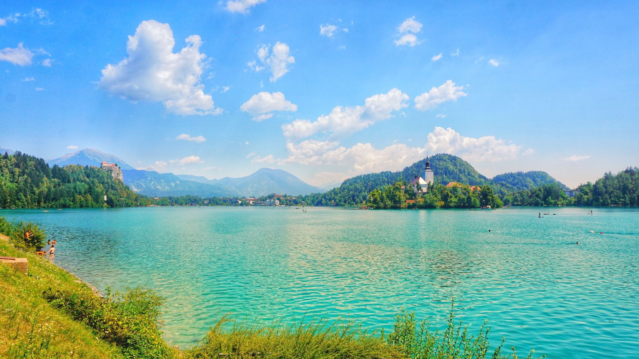 I laghi più blu dove rinfrescarsi questa estate