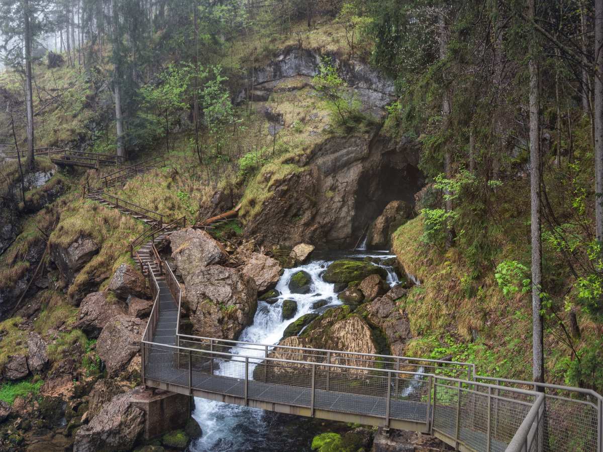 Sentiero per le Cascate Golling
