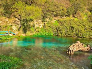 Syri i Kaltër, Albania
