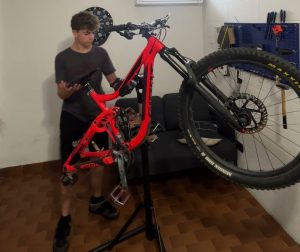 andrea-calvo-bikeclab-controllo-componente