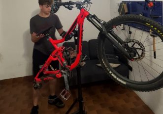 andrea-calvo-bikeclab-controllo-componente