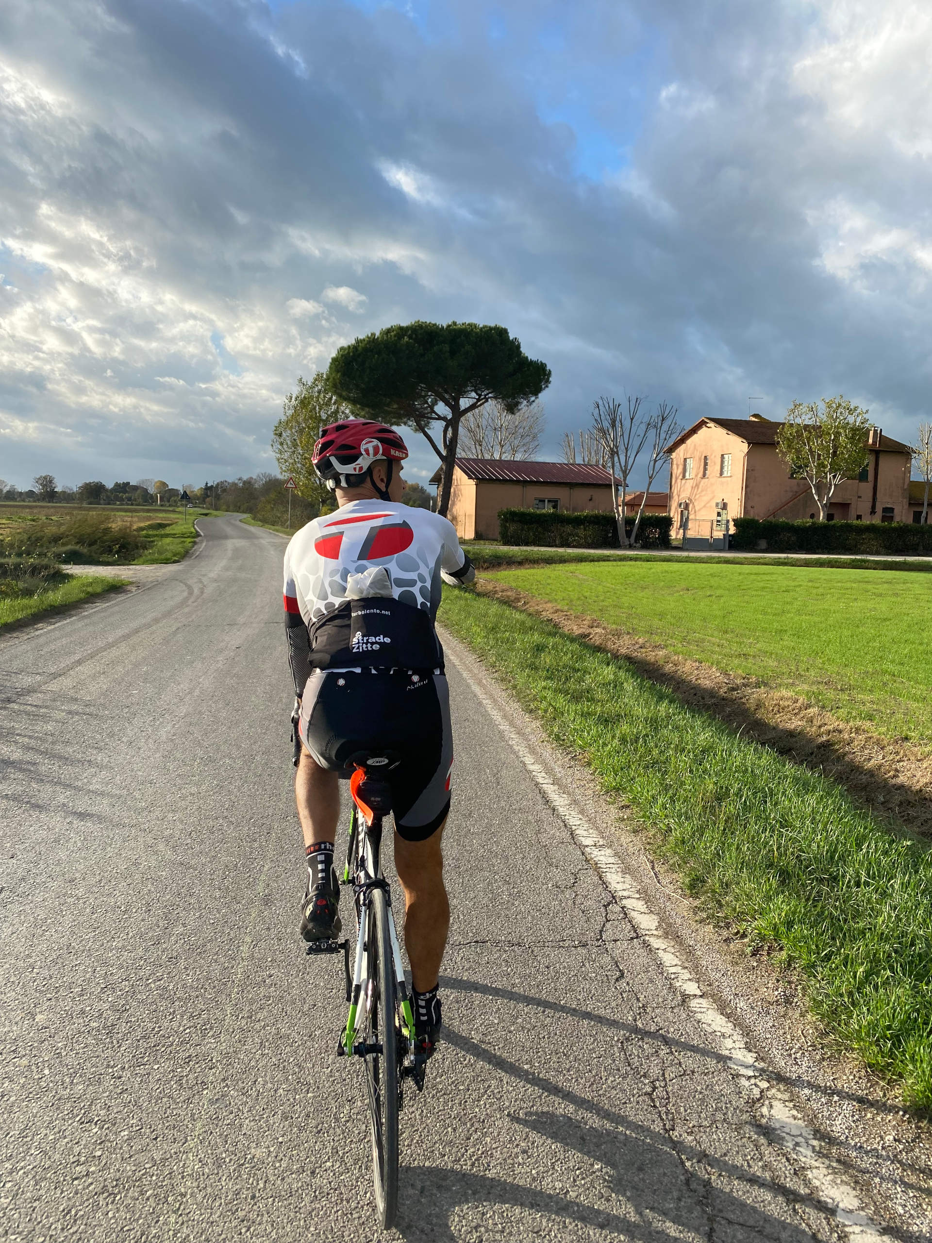 Le Strade Zitte sono quelle su cui vorrai pedalare tra settembre e ottobre (con tanto di tracce GPX)