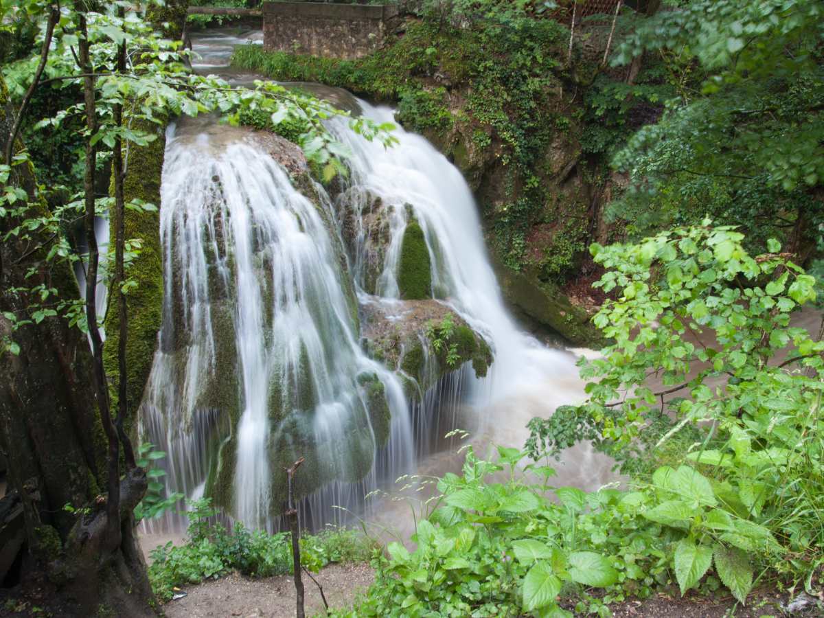 Cascata di Bigar vista dall'alto