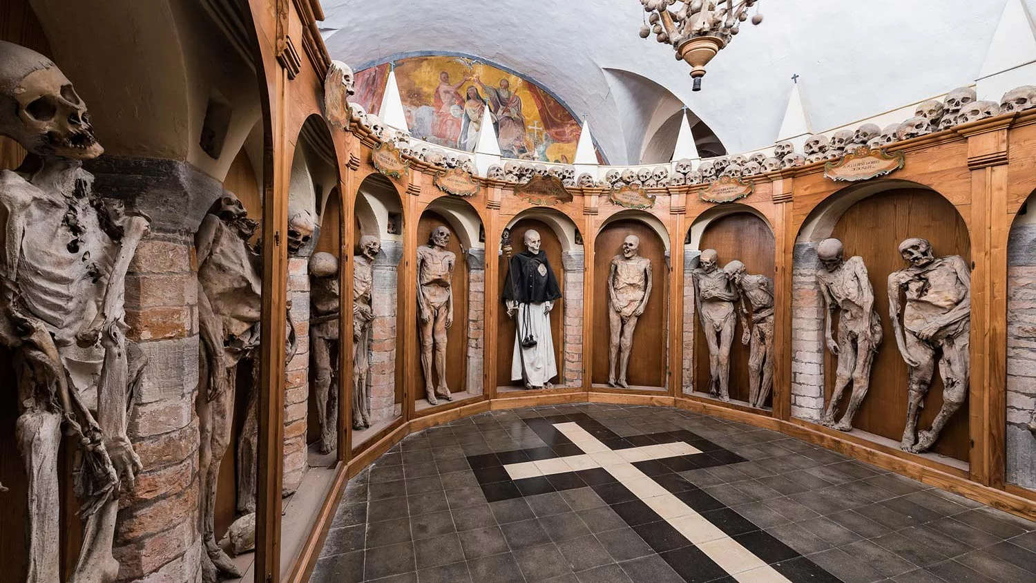 chiesa dei morti urbania mummie