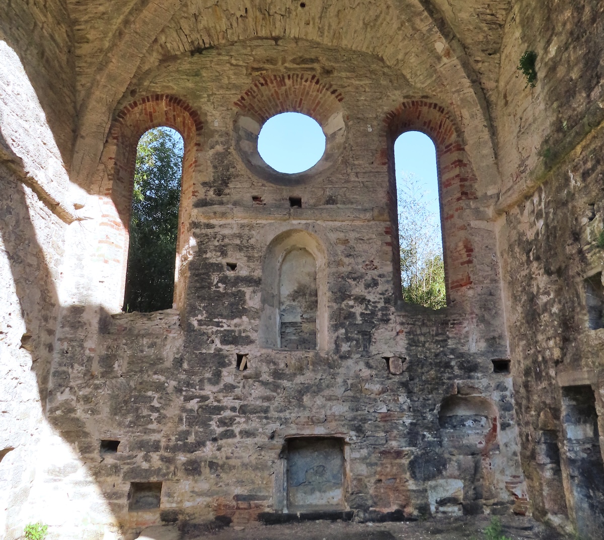Monastero_di_Valle_Christi_(Rapallo)_-_presbiterio_2023-04-19