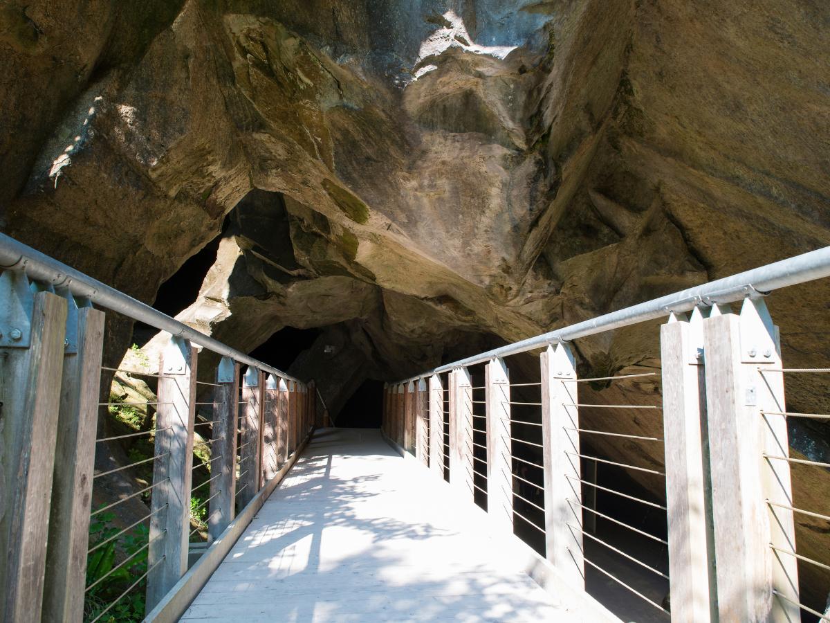 Passerella nella Grotte del Caglieron