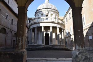 Tempietto di San Pietro in Montorio, facciata circolare con colonne doriche in granito