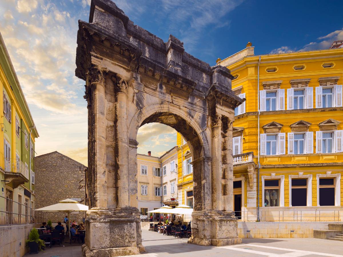 Arco dei Sergi, Pola
