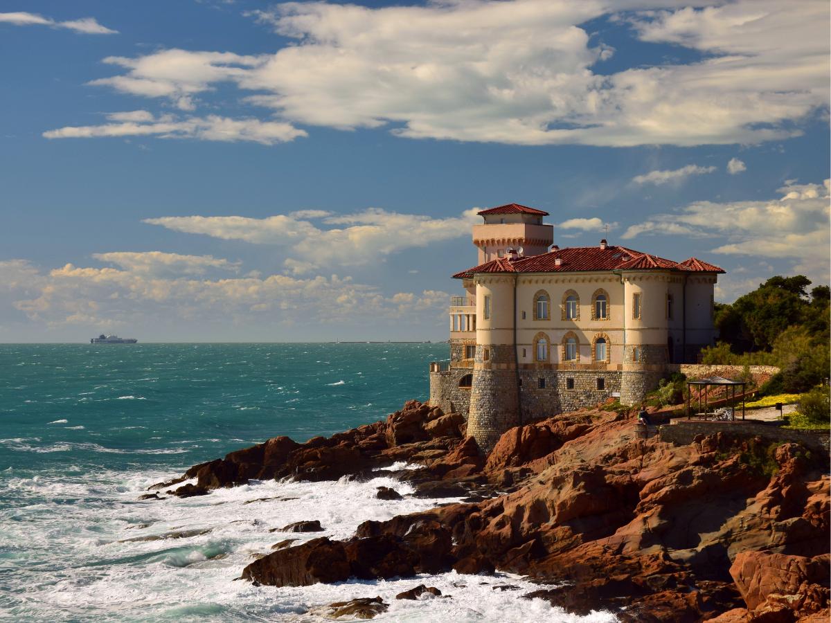 Castello del Boccale sul Mar Tirreno