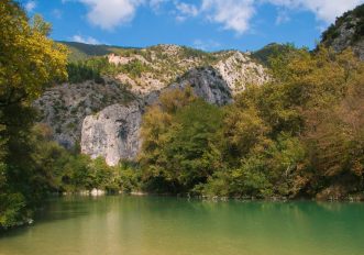 Gola del Furlo in autunno, Marche
