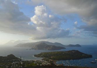 Le isole Eolie in barca a vela