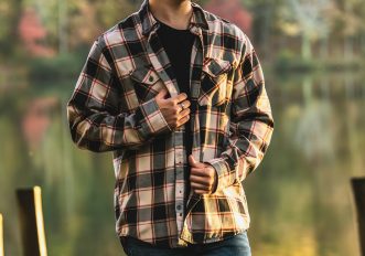 camicia di flanella a scacchi